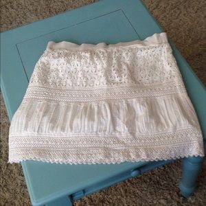 Cute white lacy skirt!!!!